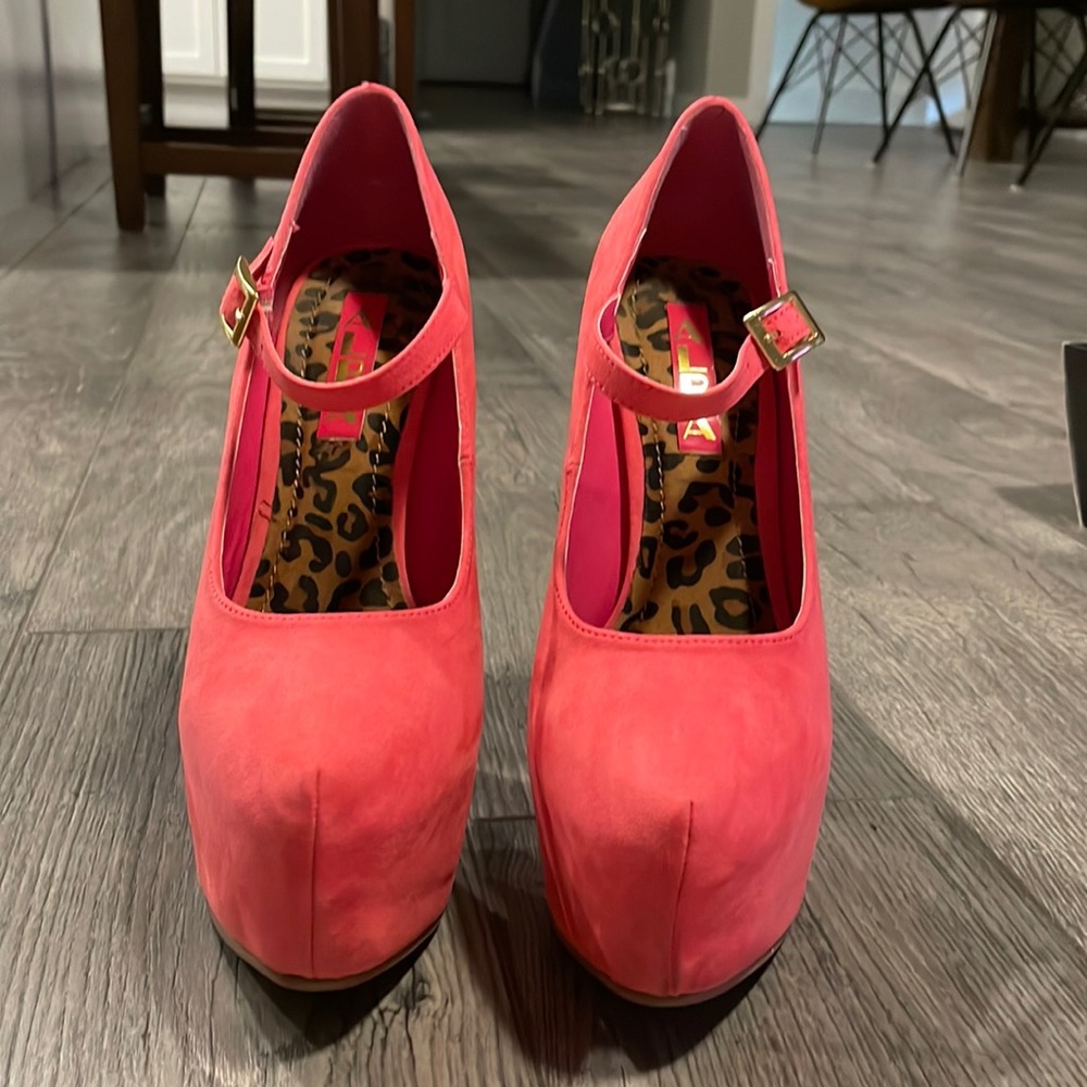 Heels size 7